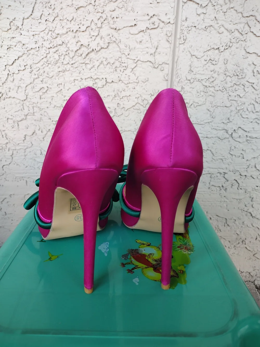 Women's Satin Pointed Toe Stiletto Pumps with Green Bow - Fuchsia